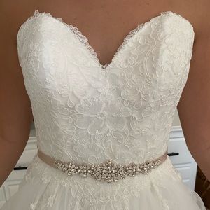 Stella York 6432 Size 8 wedding gown-tags still on